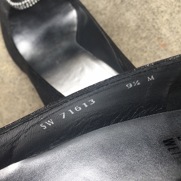 BLACK STUART WEITZMAN HEELS W/ EMBELLISHMENT - Picture 6 of 7